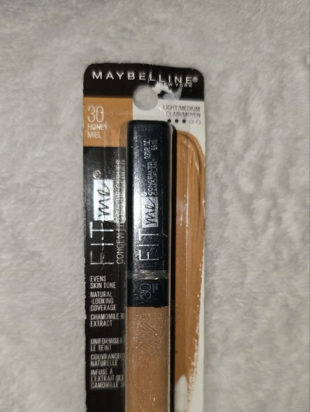 NWT Maybelline Fit Me Oil-Free Concealer 30 Honey Light / Medium